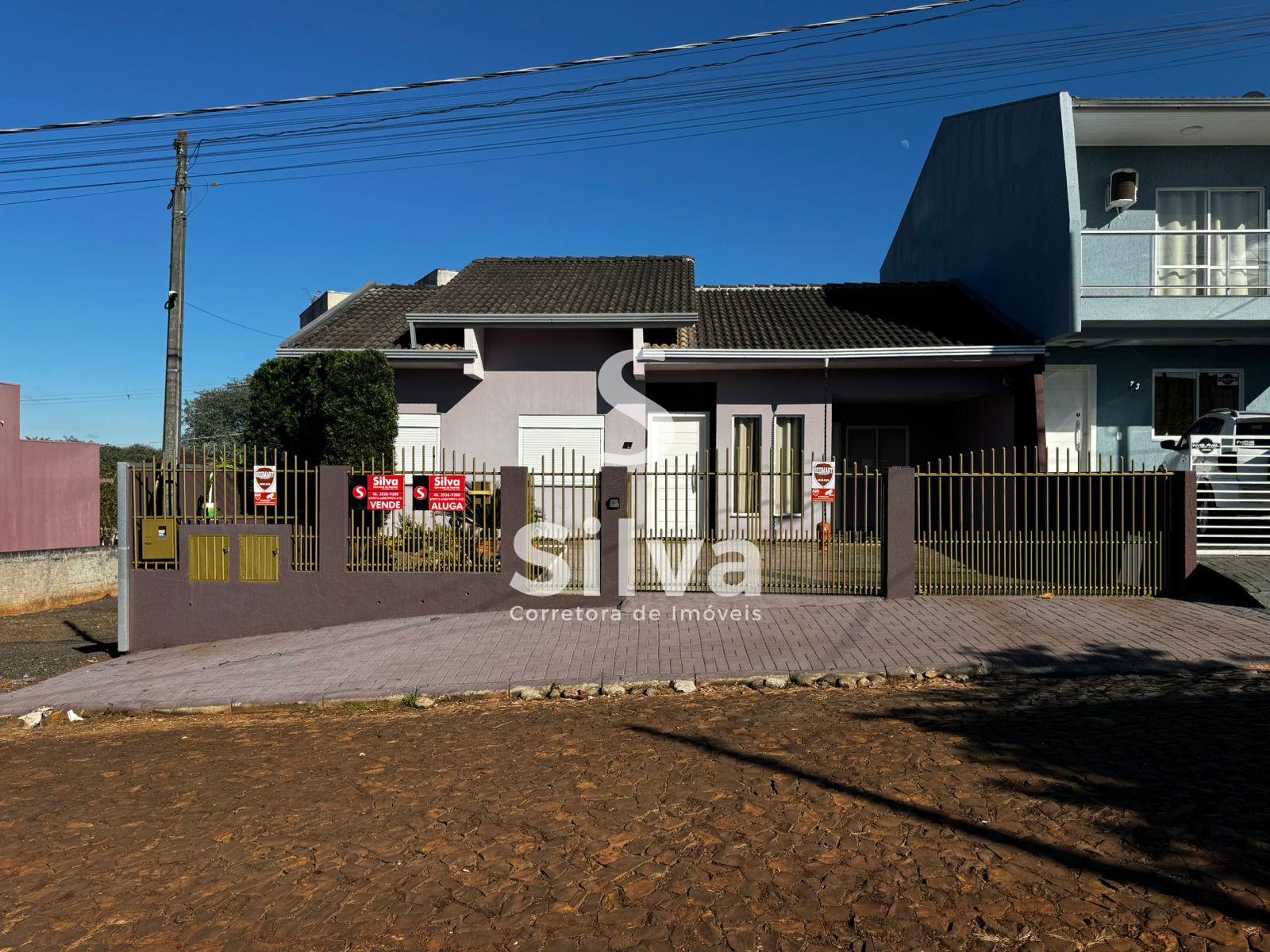 Casa a venda, localizada no Bairro So Francisco de Assis, Dois Vizinos-PR.