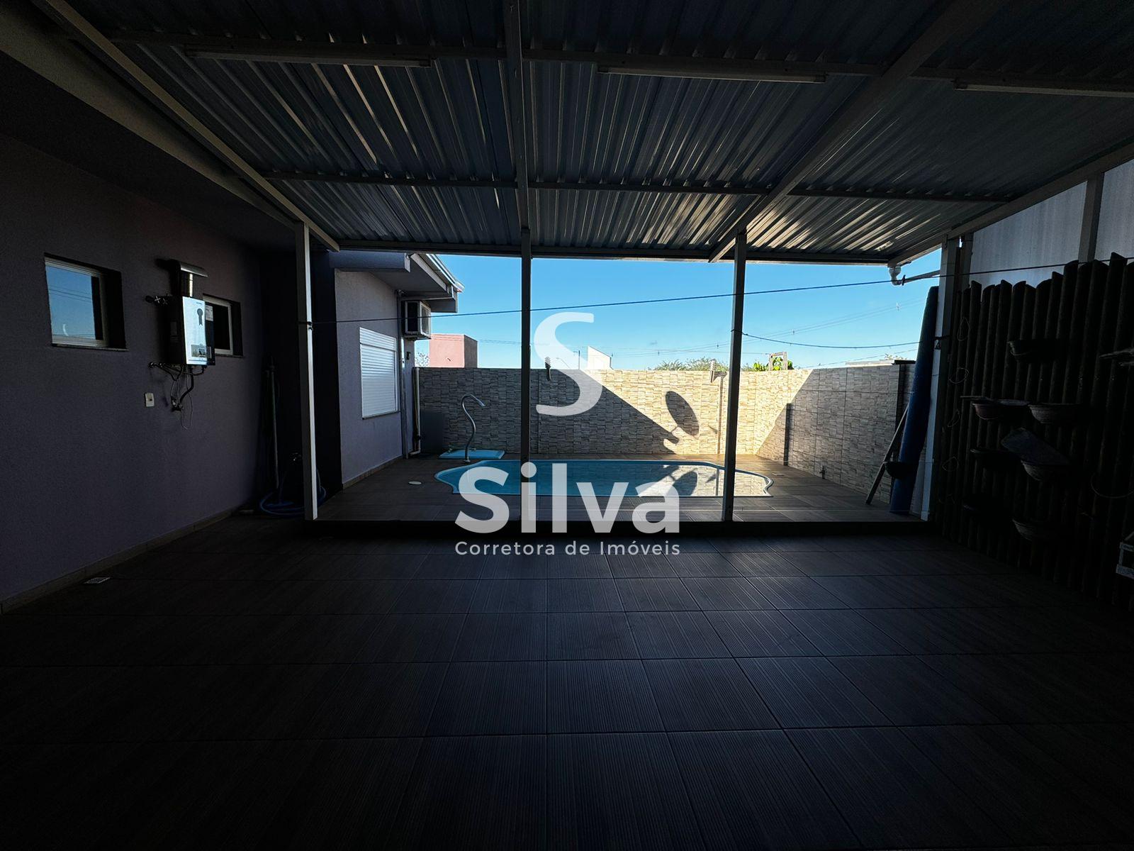 Casa a venda, localizada no Bairro So Francisco de Assis, Dois Vizinos-PR.
