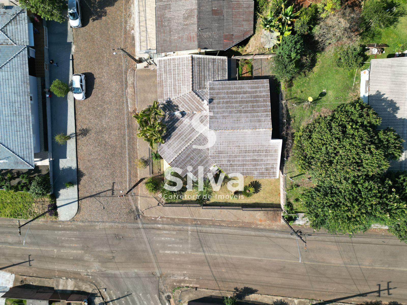 Casa a venda localizada no Centro Norte, Dois Vizinhos-PR.