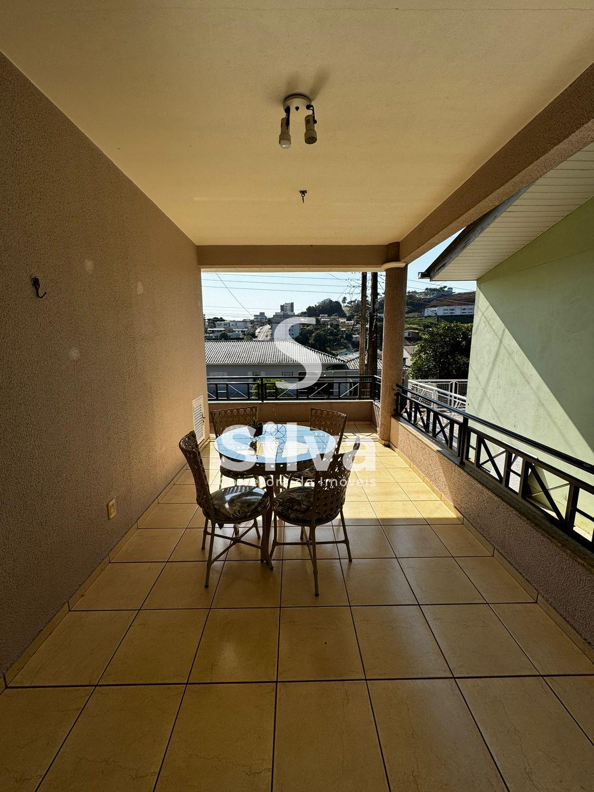 Casa a venda localizada no Centro Norte, Dois Vizinhos-PR.
