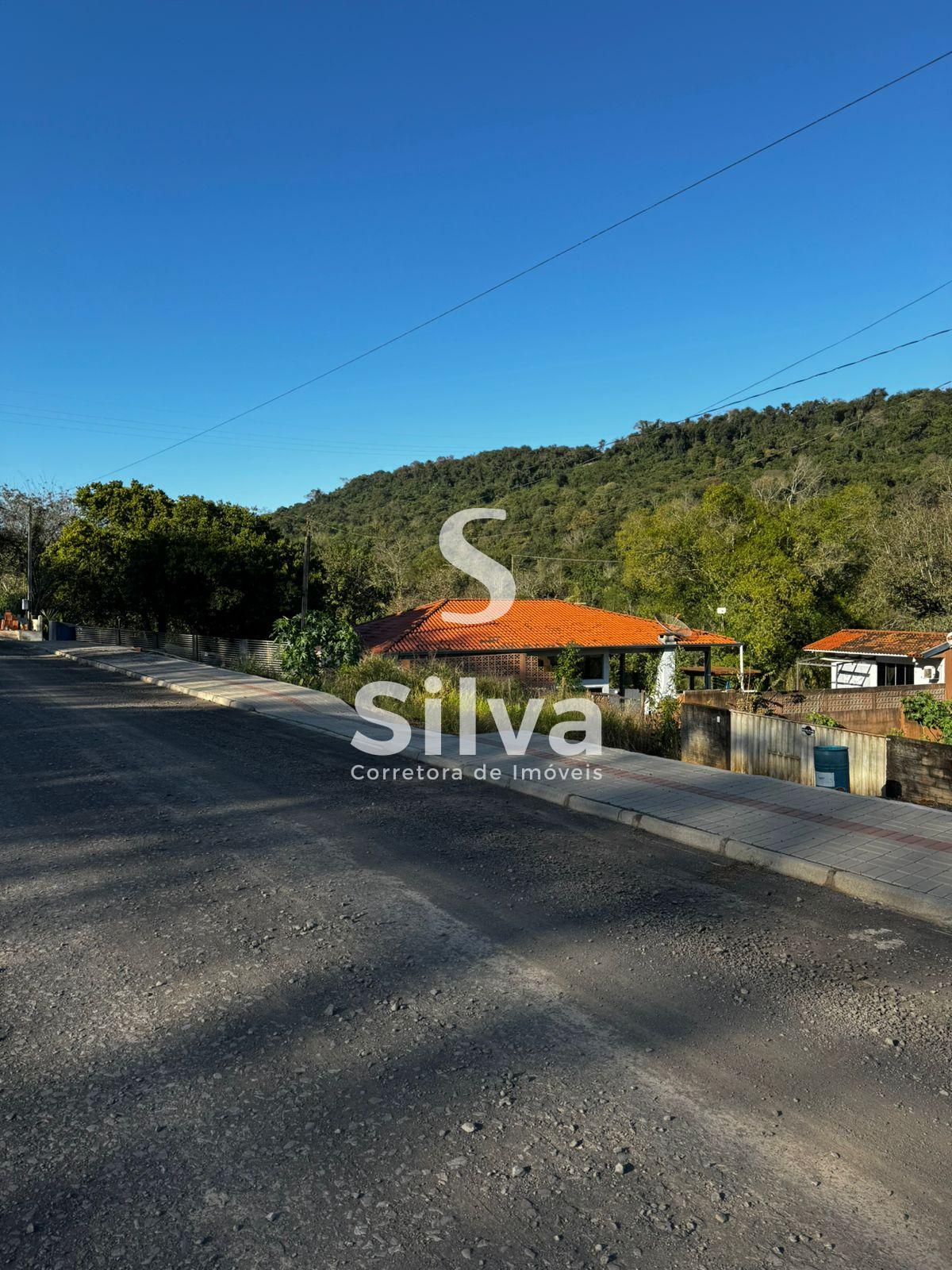 Casa a venda localizada no Alagado de Cruzeiro do Iguau-PR.