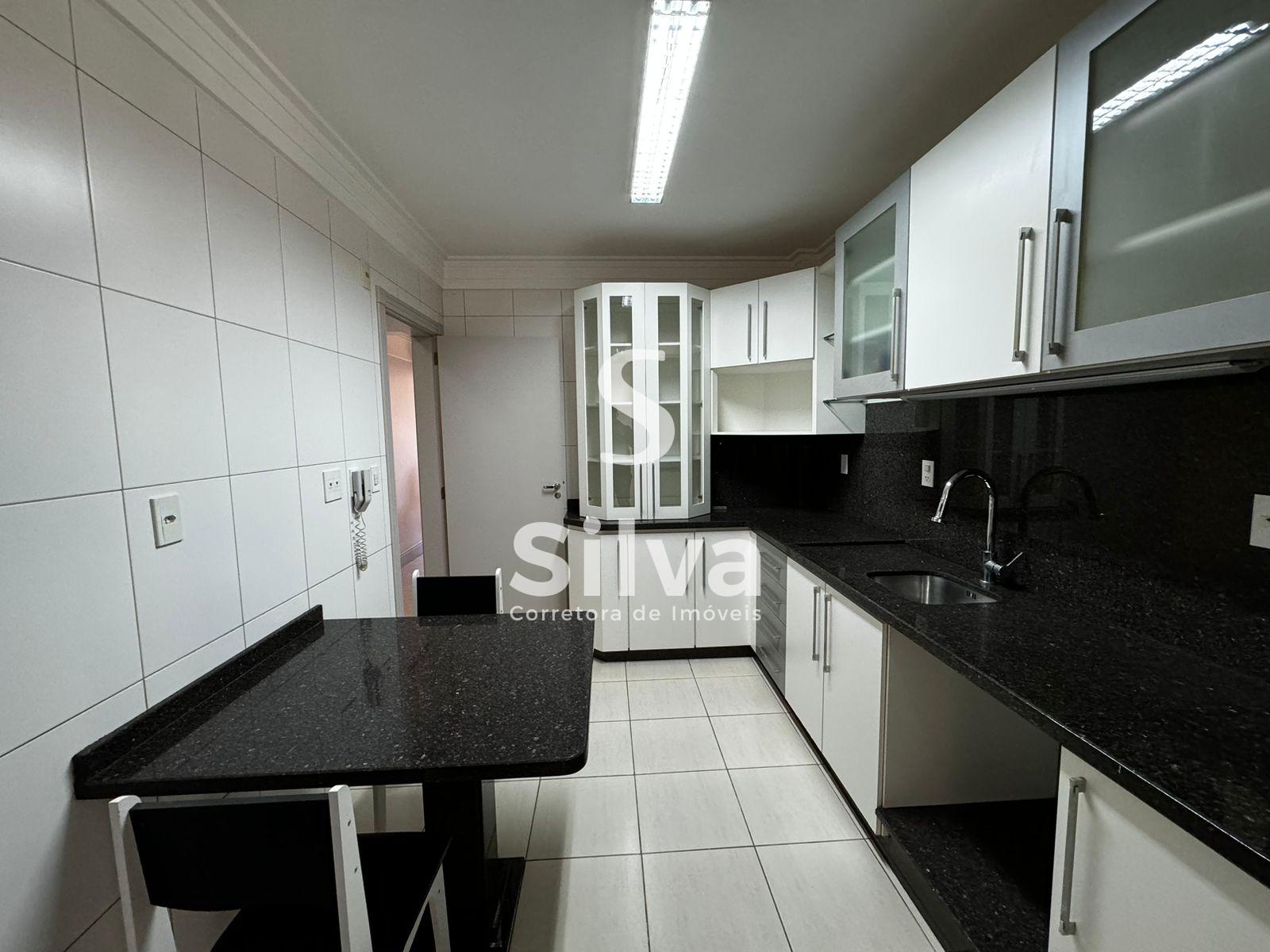 Apartamento para loca��o com 01 su�te e 02 dormit�rios - Centro Norte.