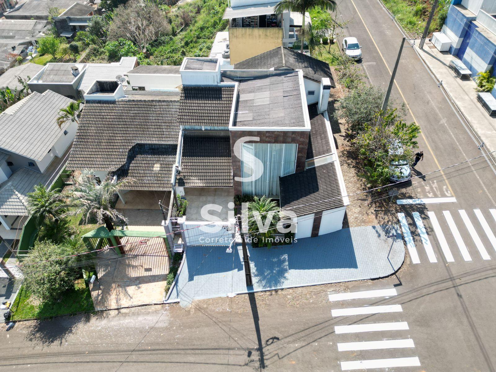 Sobrado a venda, localizado no Bairro das Torres, Dois Vizinhos-PR.