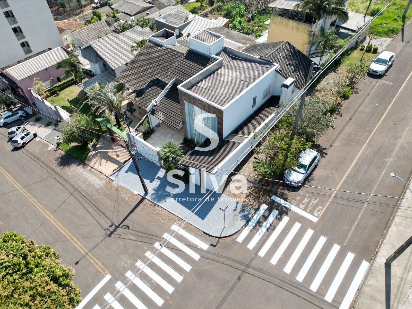 Sobrado a venda, localizado no Bairro das Torres, Dois Vizinhos-PR.