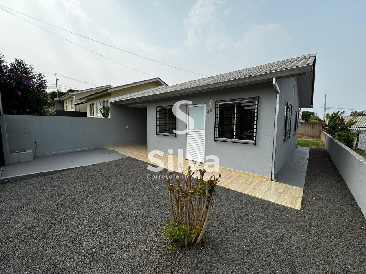 Casa a venda localizada no Bairro Margarida Galvan, Dois Vizinhos-PR.