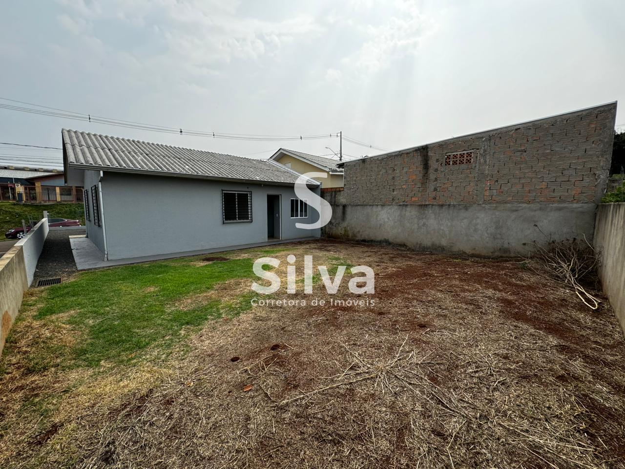 Casa a venda localizada no Bairro Margarida Galvan, Dois Vizinhos-PR.