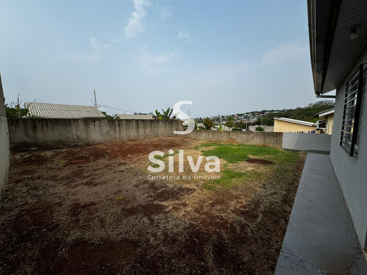 Casa a venda localizada no Bairro Margarida Galvan, Dois Vizinhos-PR.