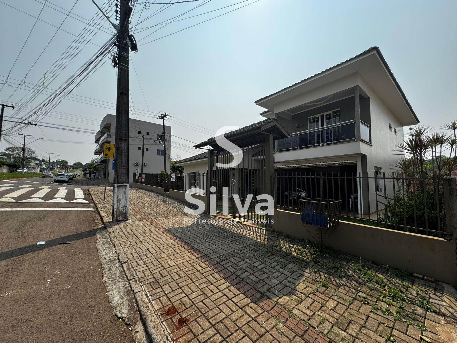 Sobrado a venda localizado no Bairro Sagrada Familia, Dois Vizinhos-PR.