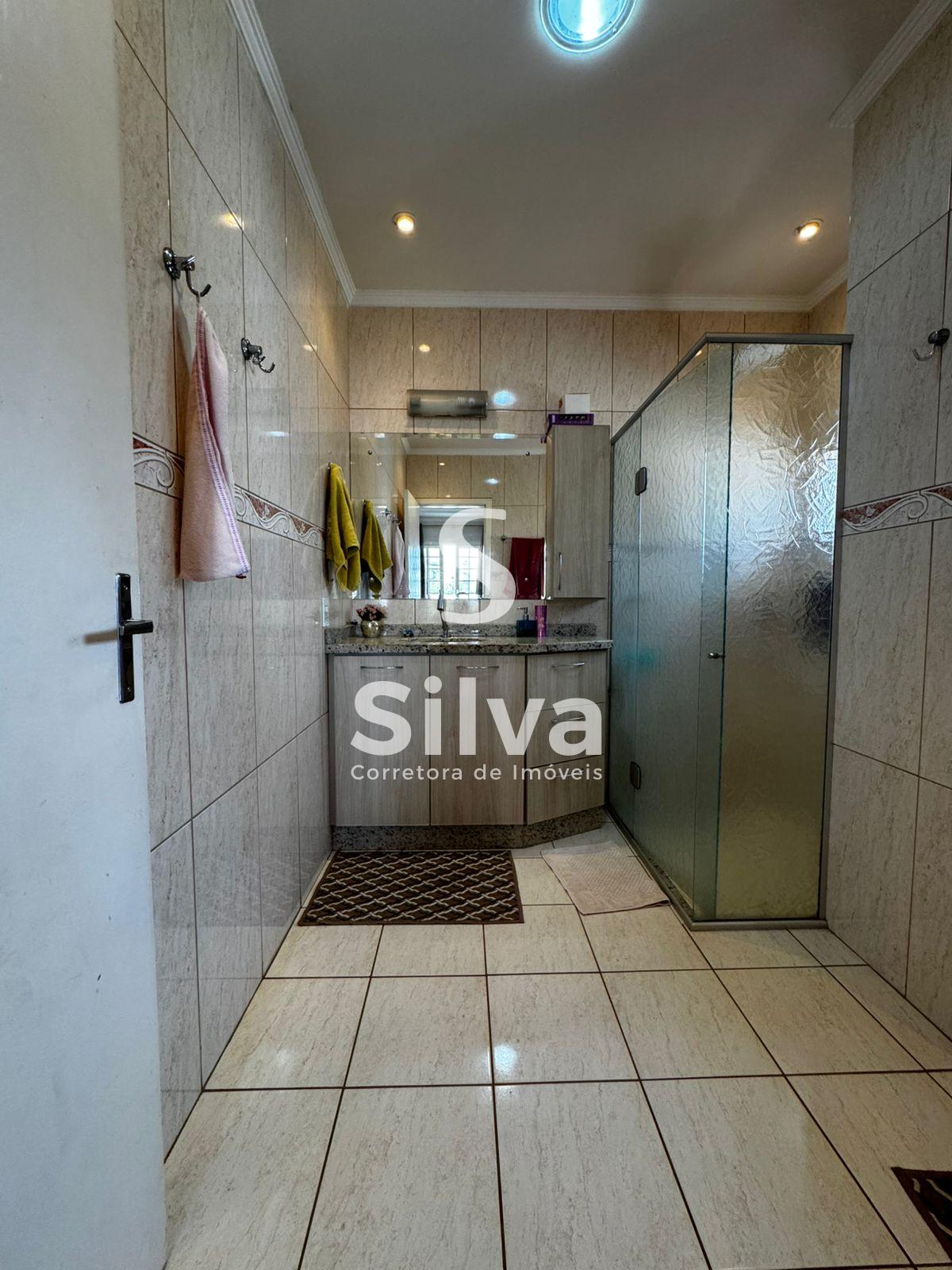 Sobrado a venda localizado no Bairro Sagrada Familia, Dois Vizinhos-PR.