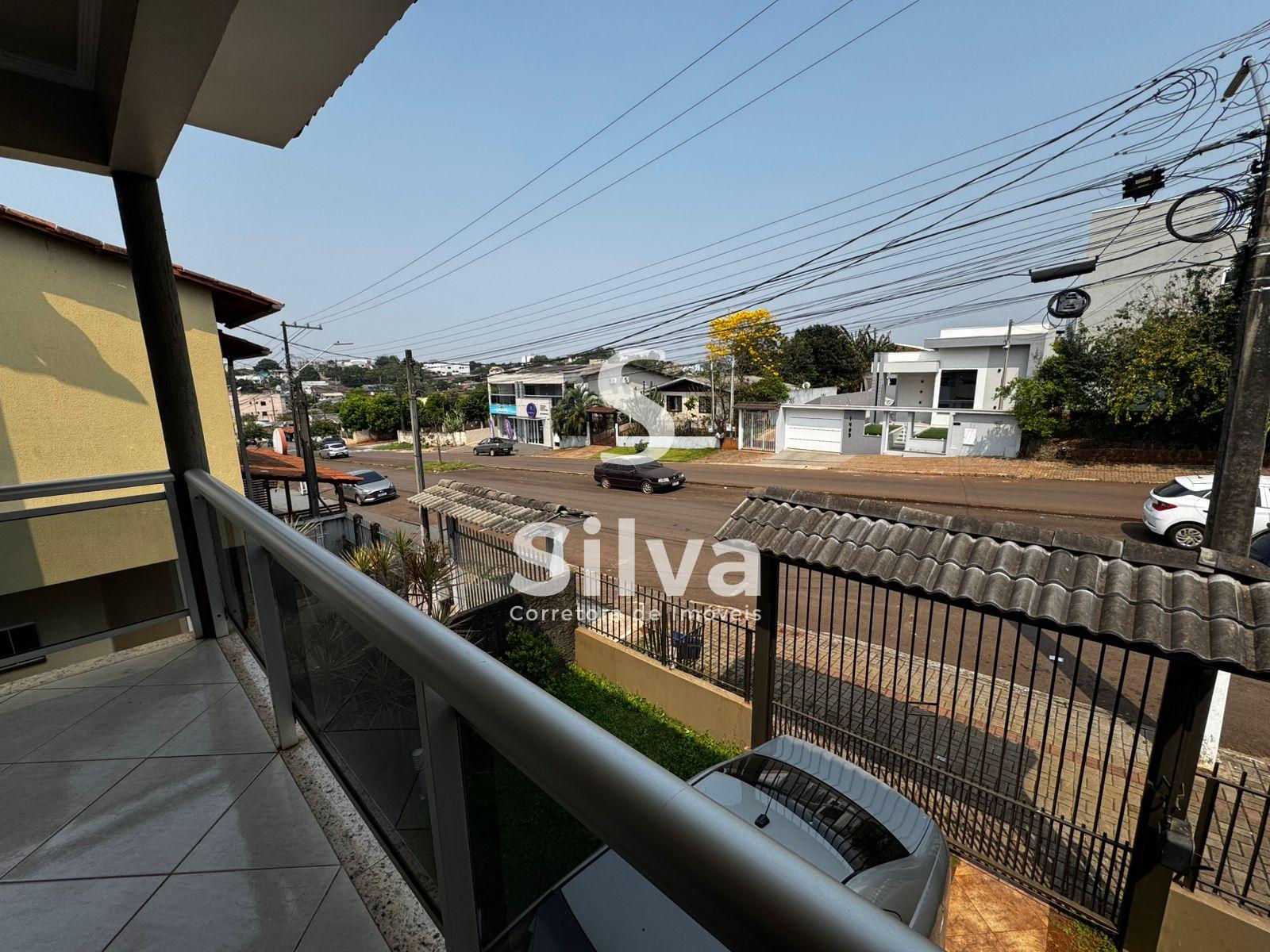 Sobrado a venda localizado no Bairro Sagrada Familia, Dois Vizinhos-PR.
