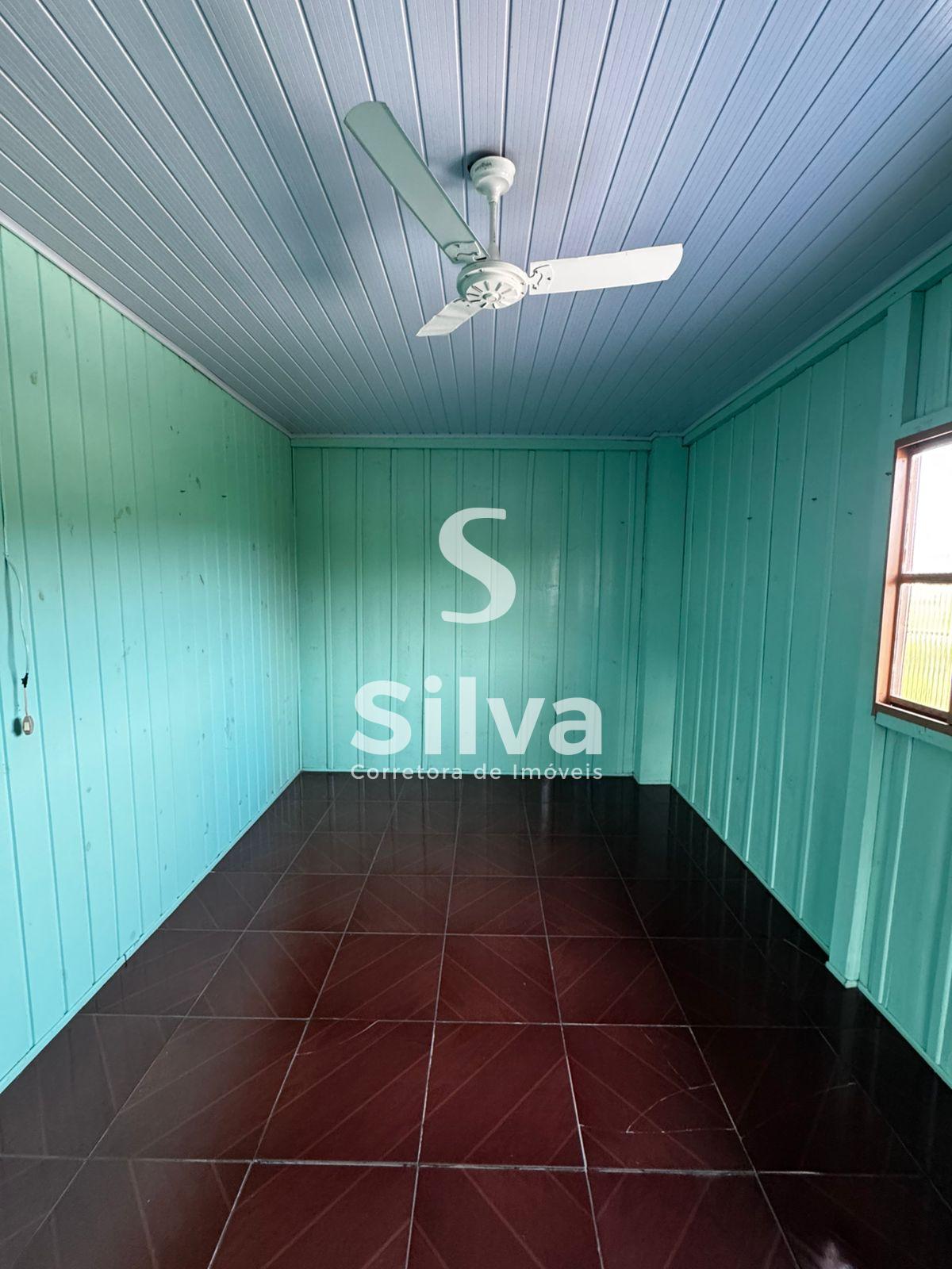 Casa a venda localizada no Bairro Nossa Senhora de Lurdes, Dois Vizinhos-PR.