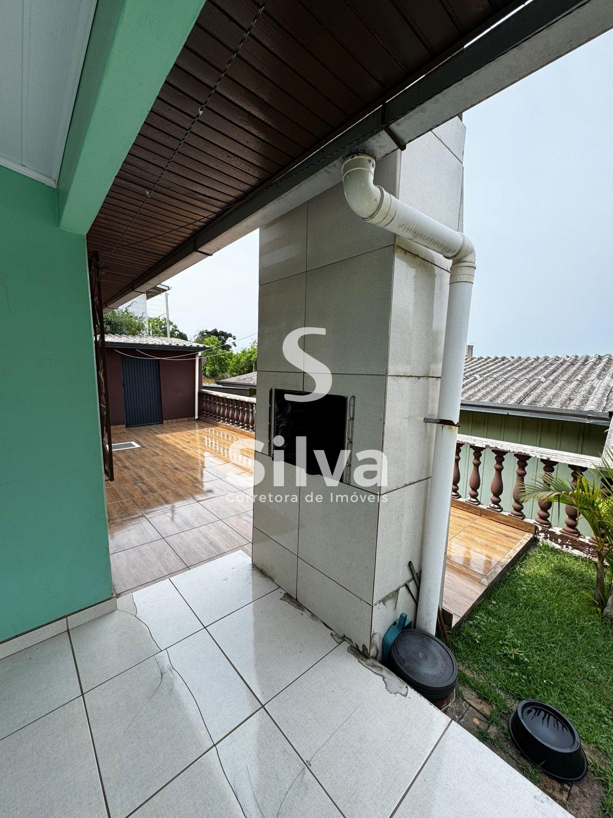 Casa a venda localizada no Centro Sul, Dois Vizinhos-PR.