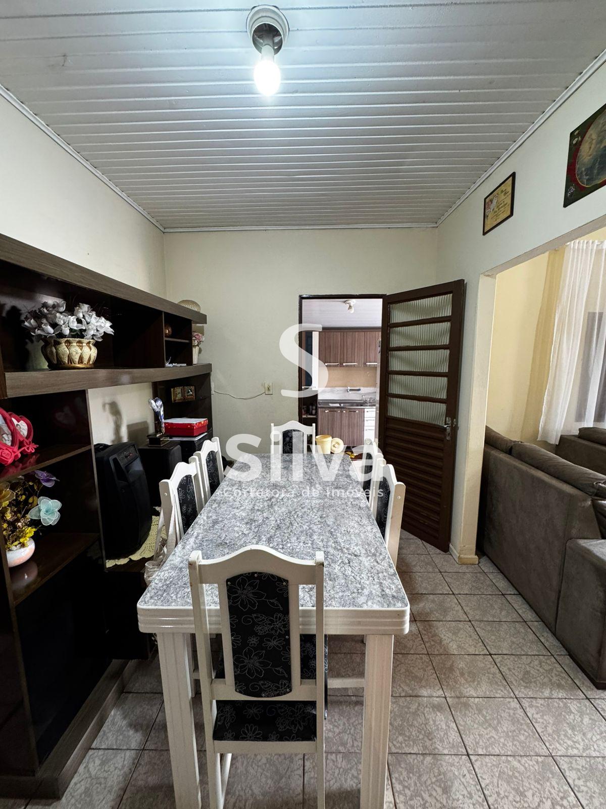 Casa a venda localizada no Centro Sul, Dois Vizinhos-PR.
