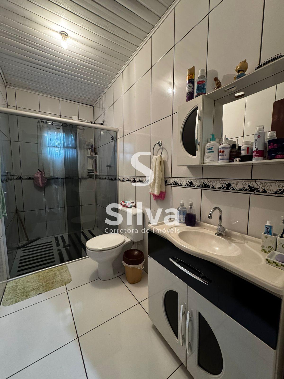 Casa a venda localizada no Centro Sul, Dois Vizinhos-PR.