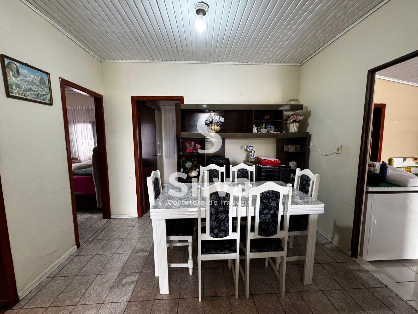 Casa a venda localizada no Centro Sul, Dois Vizinhos-PR.