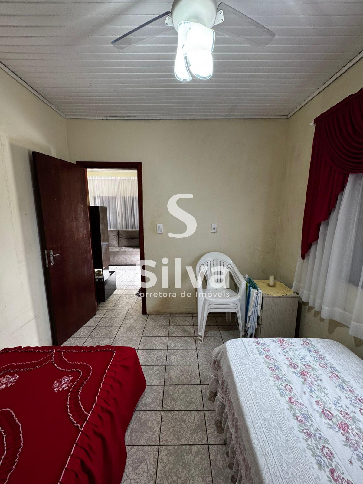 Casa a venda localizada no Centro Sul, Dois Vizinhos-PR.