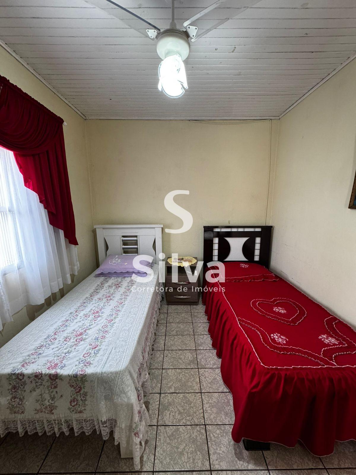 Casa a venda localizada no Centro Sul, Dois Vizinhos-PR.