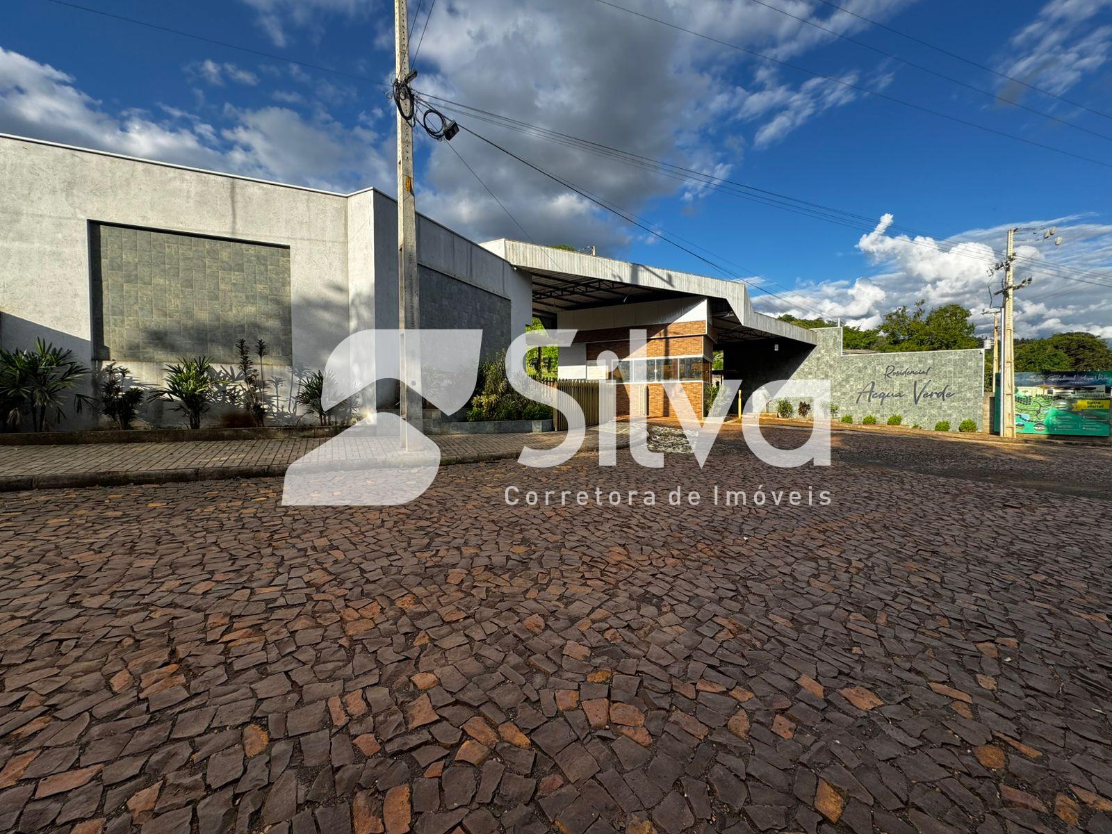 Casa a venda localizada no Condomnio Acqua Verde, Dois Vizinhos-PR.