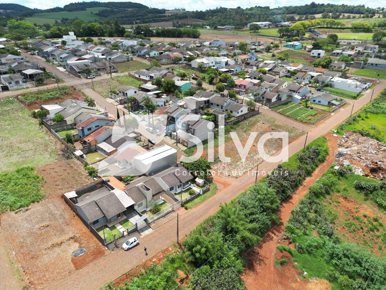 Casa a venda localizada no Loteamento Zenci, Dois Vizinhos-PR.