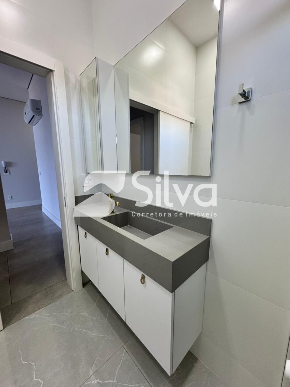 Apartamento Para Locao, Semi Mobiliado, 01 sute e 01 dormitrio - Centro