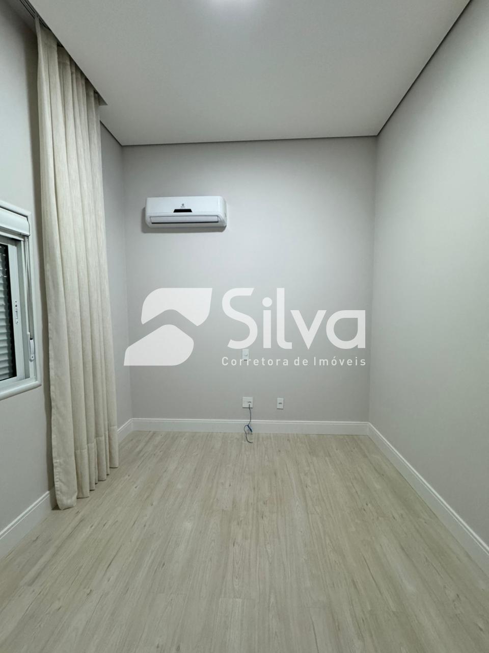 Apartamento Para Locao, Semi Mobiliado, 01 sute e 01 dormitrio - Centro