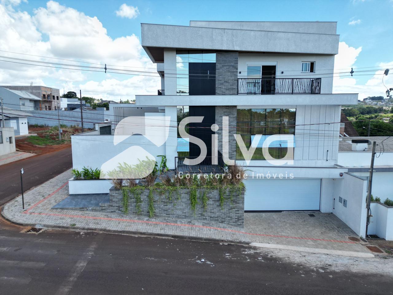 Sobrado a venda localizada no Loteamento Smaniotto, Dois Vizinhos-PR.