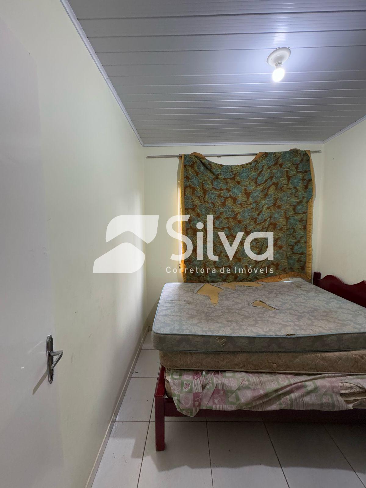 Casa a venda localizada no Alagado de Cruzeiro do Iguau-PR.