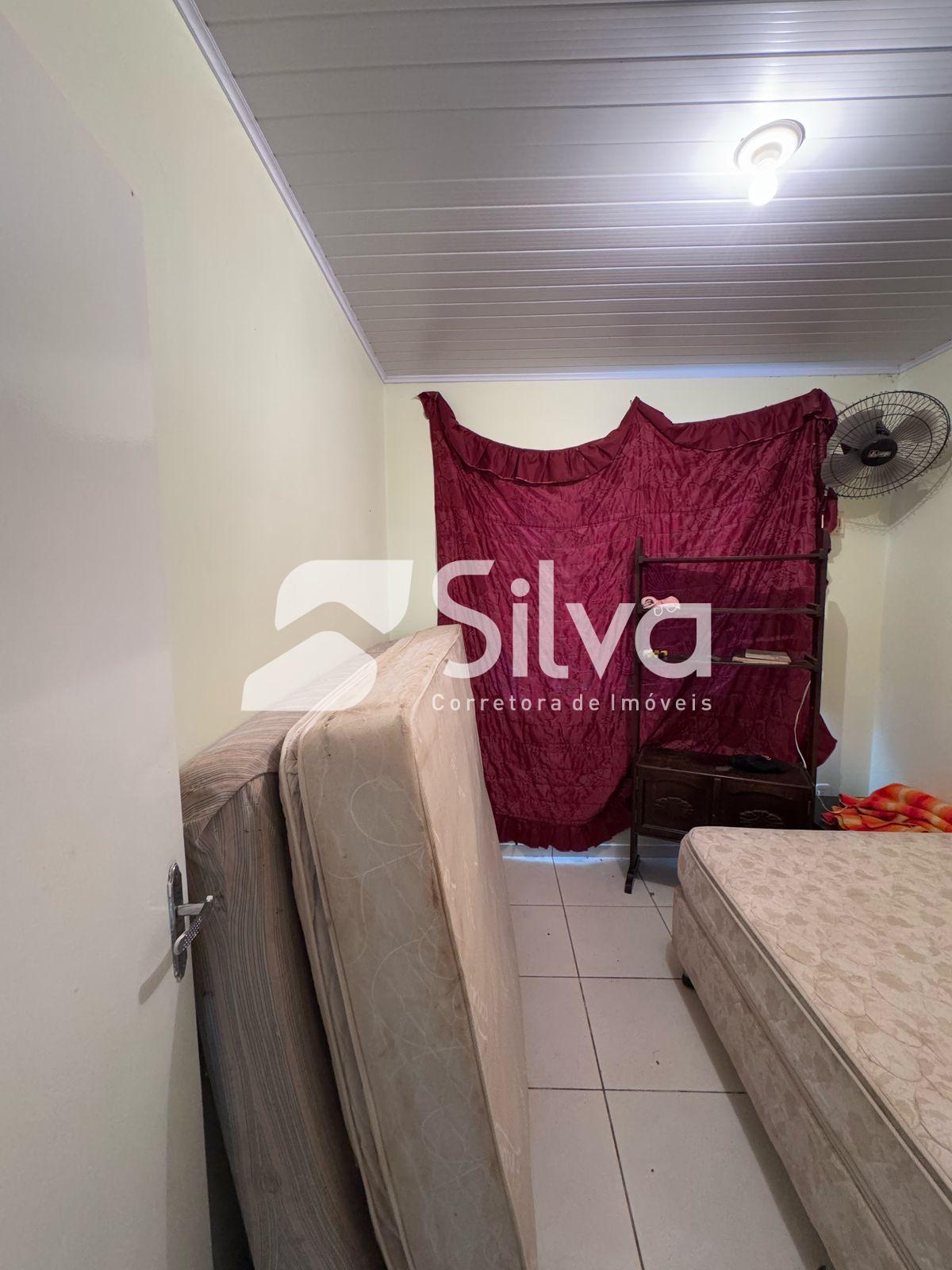 Casa a venda localizada no Alagado de Cruzeiro do Iguau-PR.