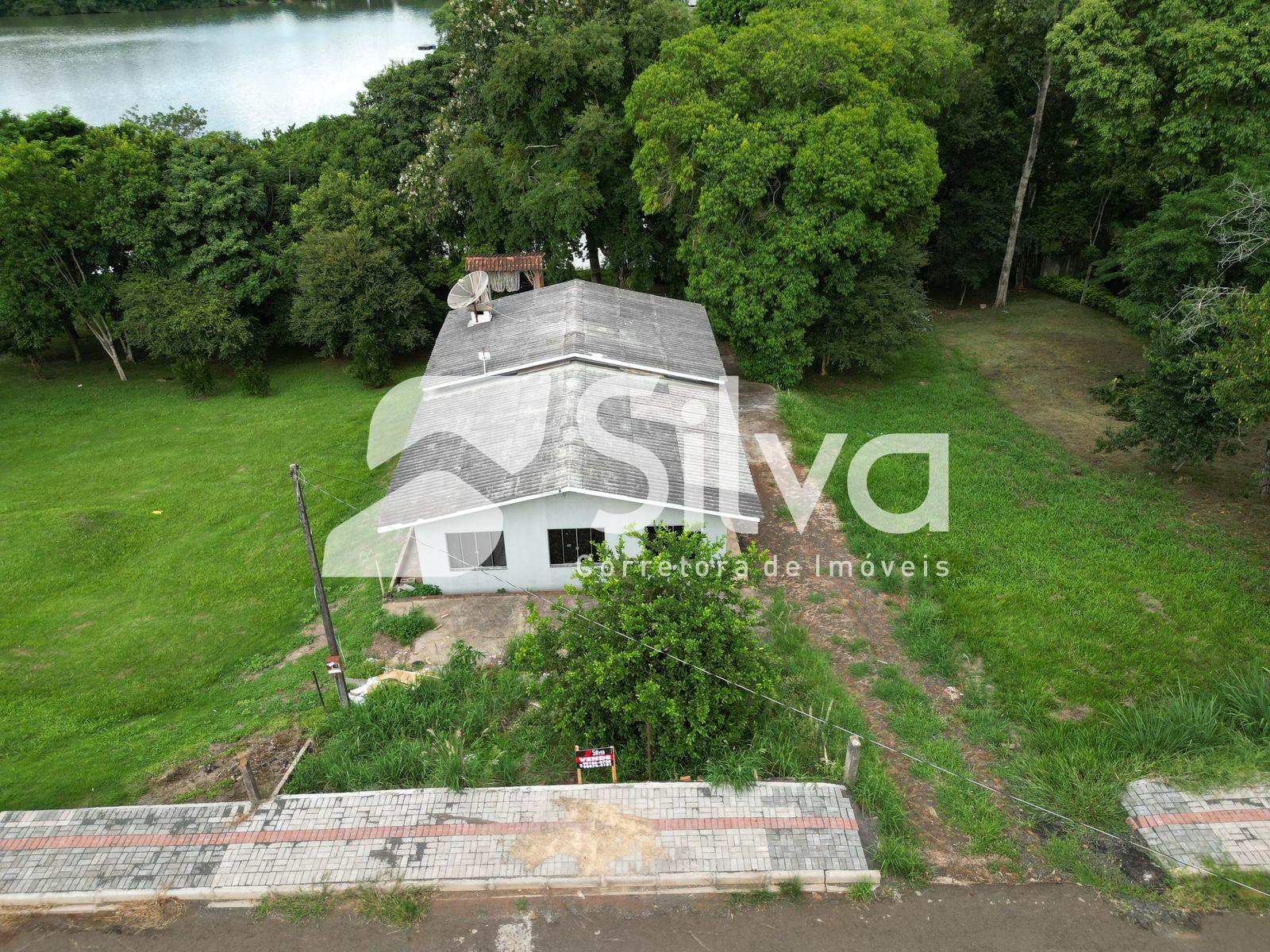 Casa a venda localizada no Alagado de Cruzeiro do Iguau-PR.