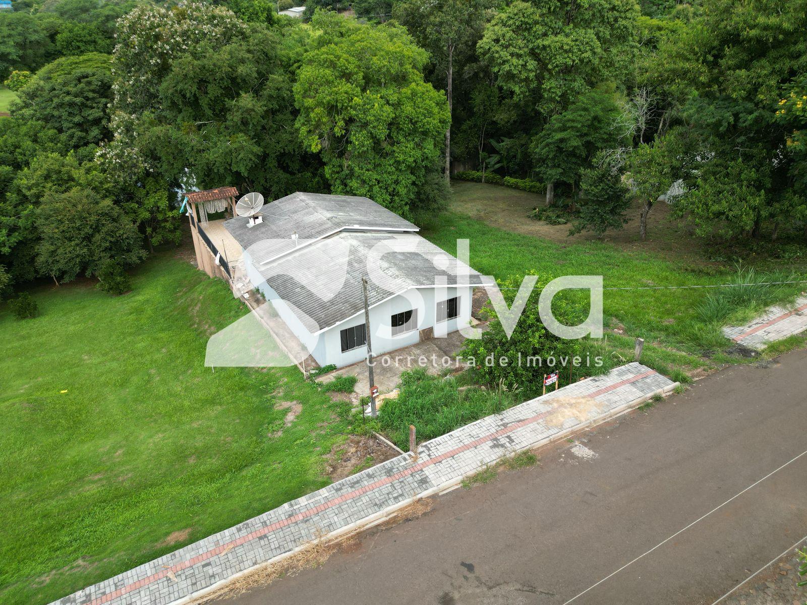 Casa a venda localizada no Alagado de Cruzeiro do Iguau-PR.