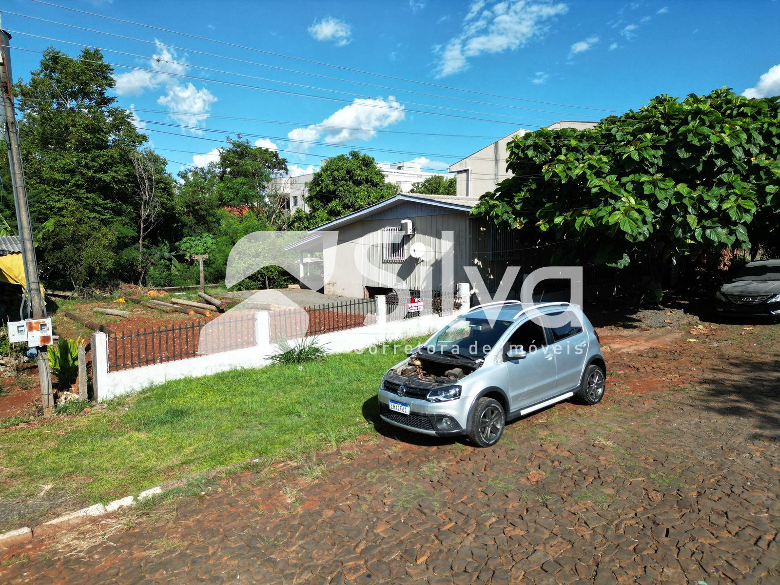 Casa a venda localizada no Centro Sul, Dois Vizinhos-PR.