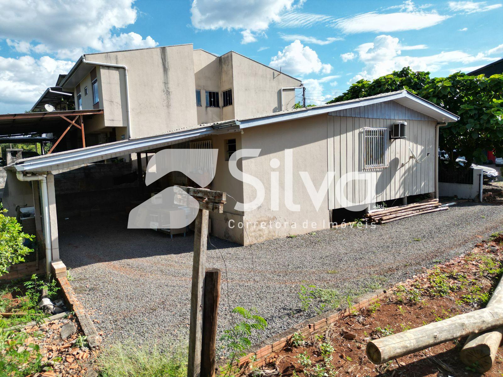 Casa a venda localizada no Centro Sul, Dois Vizinhos-PR.