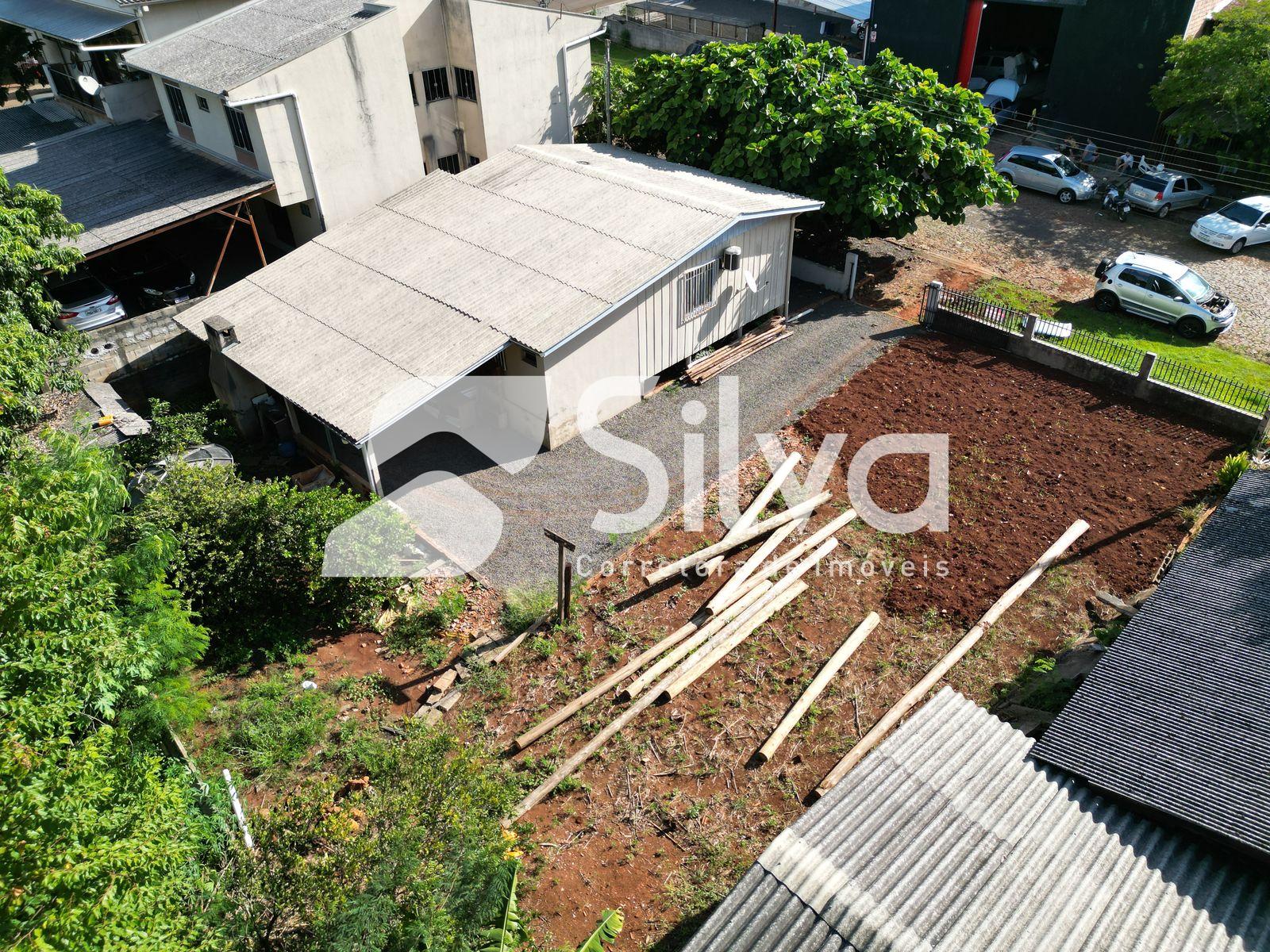 Casa a venda localizada no Centro Sul, Dois Vizinhos-PR.