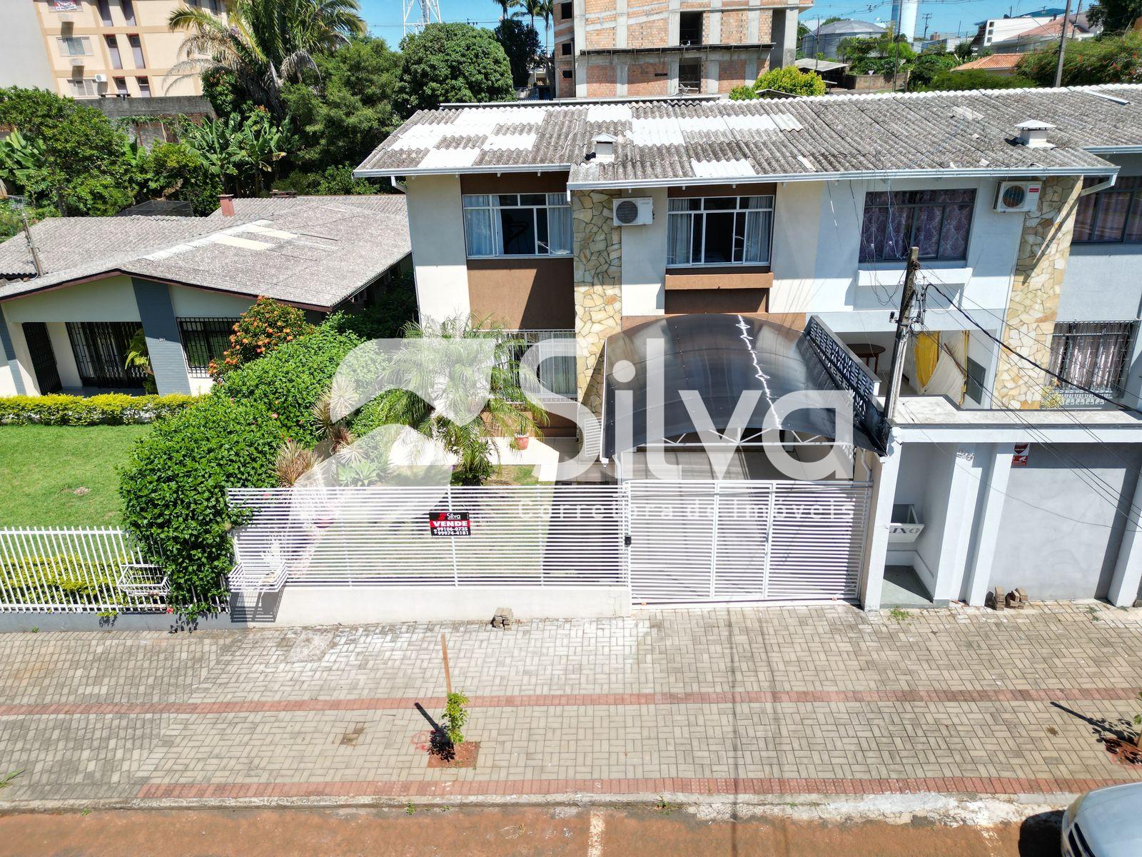 Sobrado a venda localizado no Centro, Dois Vizinhos-PR.