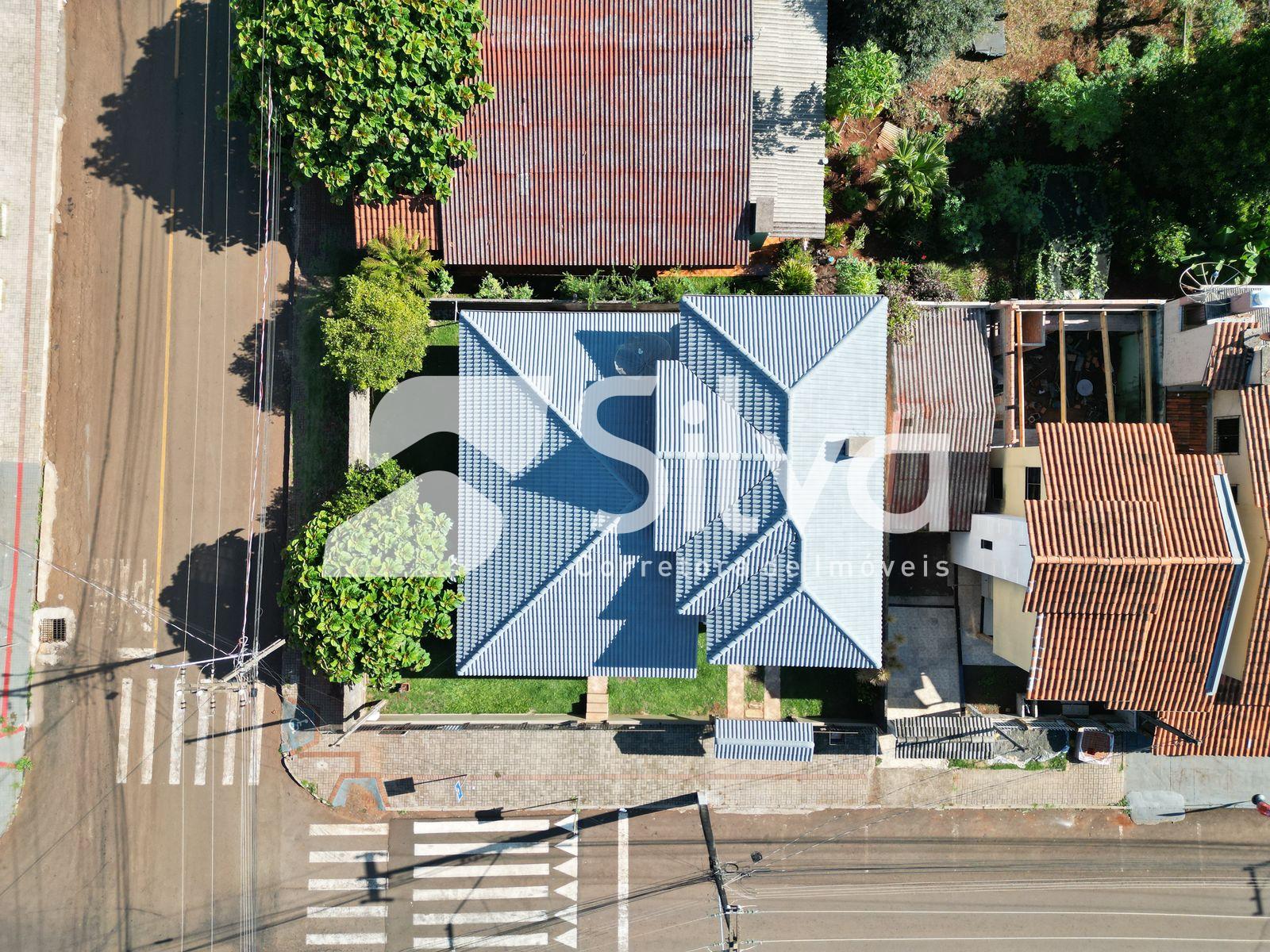 Sobrado a venda localizado no Bairro Sagrada Familia, Dois Vizinhos-PR.