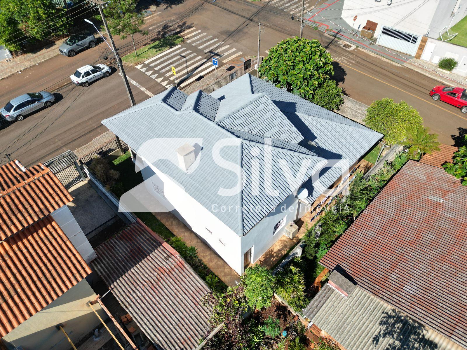 Sobrado a venda localizado no Bairro Sagrada Familia, Dois Vizinhos-PR.