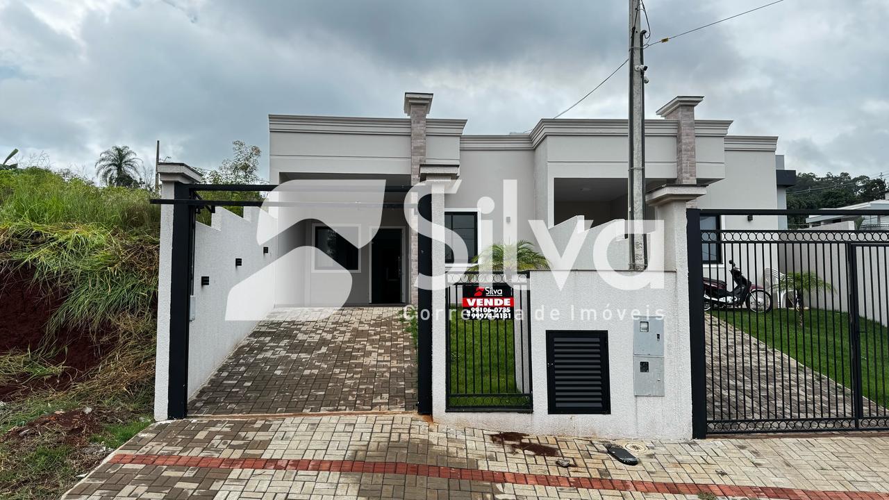 Casa a venda localizada no Loteamento Adami, Dois Vizinhos-PR.