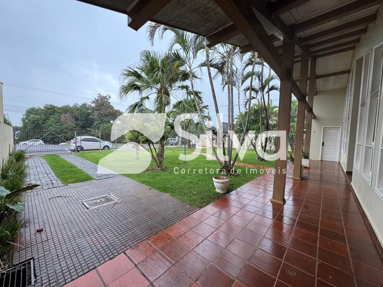 Casa a venda localizada no Centro, Dois Vizinhos-PR.
