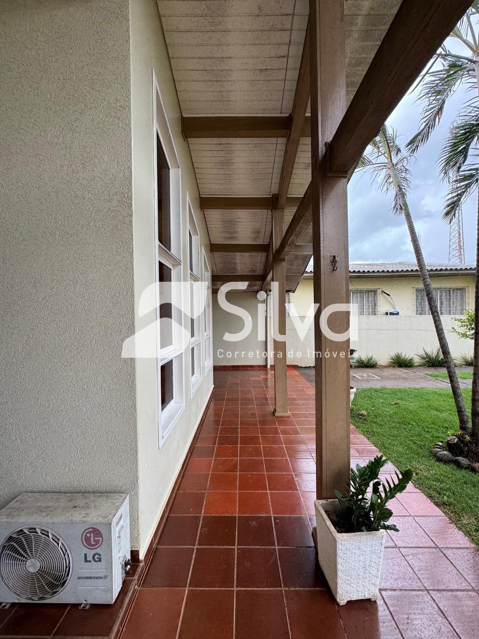 Casa a venda localizada no Centro, Dois Vizinhos-PR.