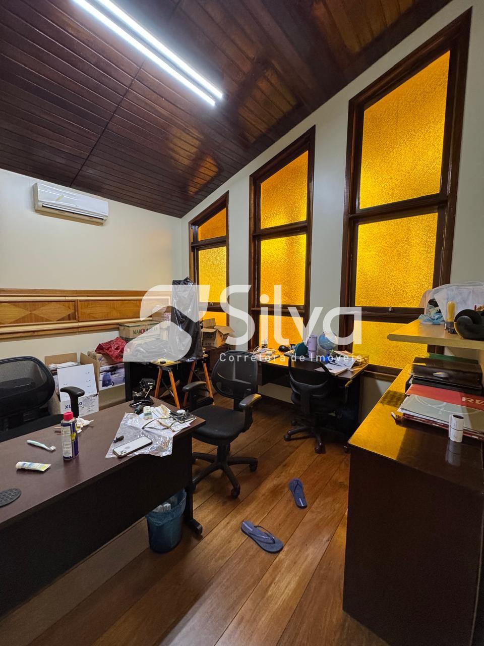 Casa a venda localizada no Centro, Dois Vizinhos-PR.