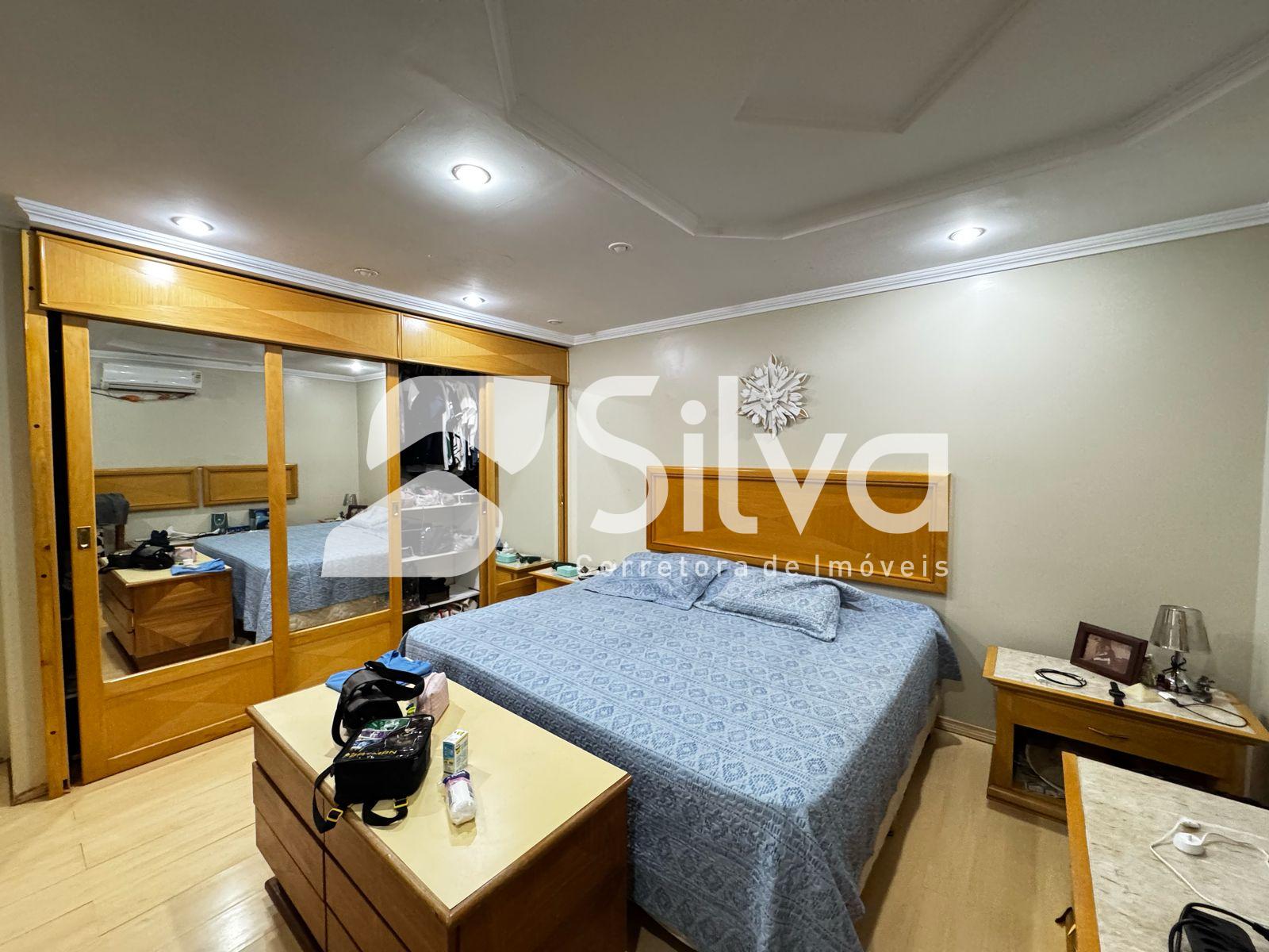 Casa a venda localizada no Centro, Dois Vizinhos-PR.