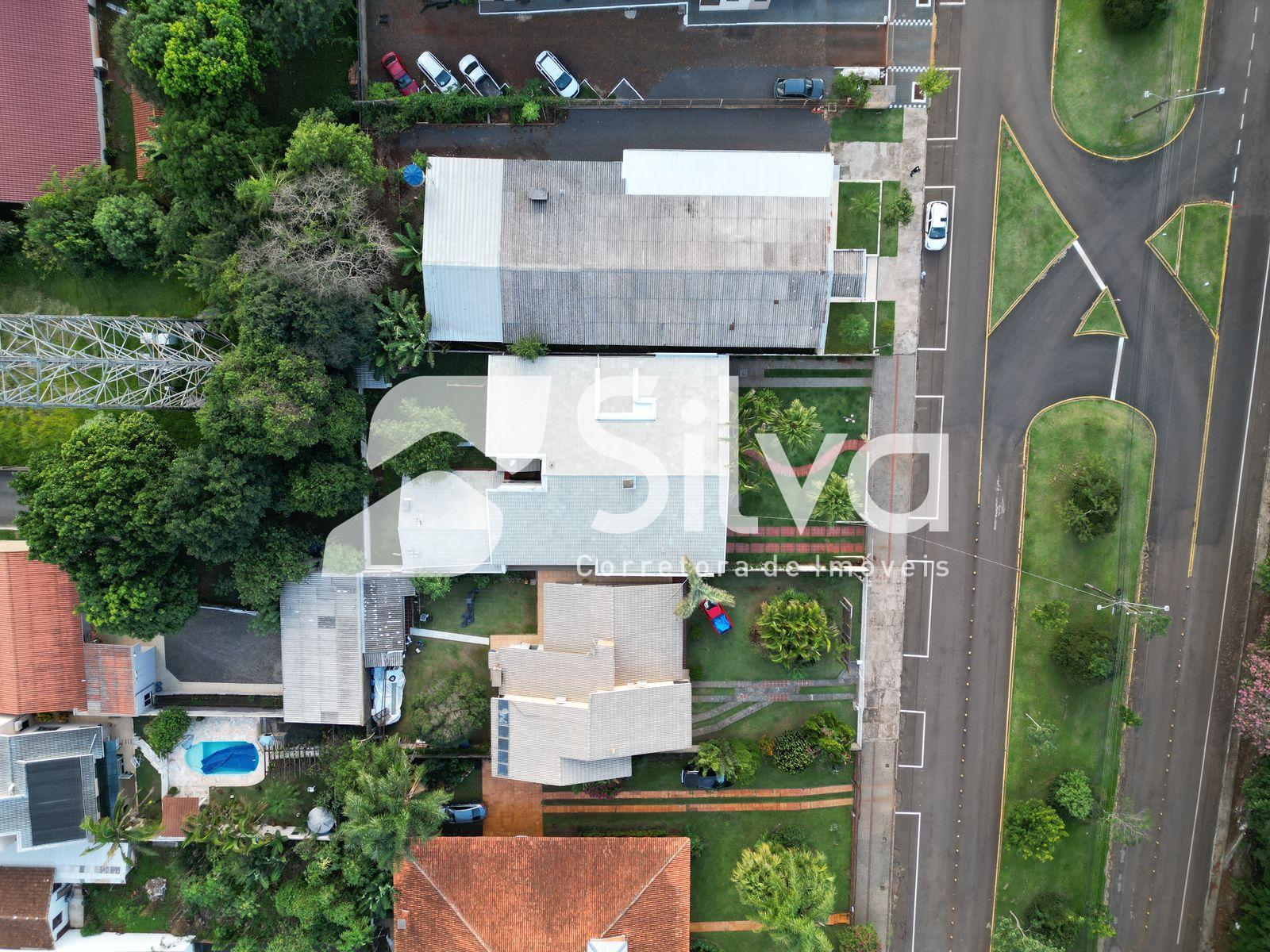 Casa a venda localizada no Centro, Dois Vizinhos-PR.