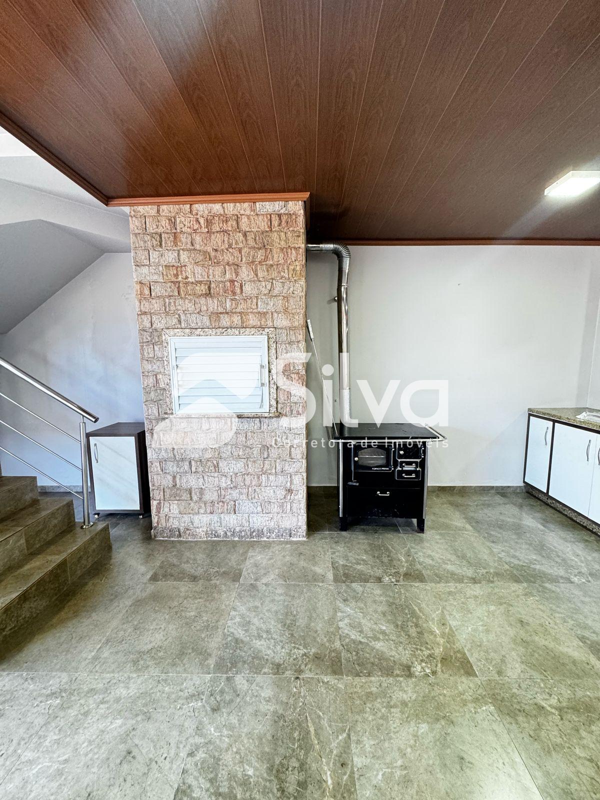 Casa a venda localizada no Bairro So Francisco da Assis, Dois Vizinhos-PR.