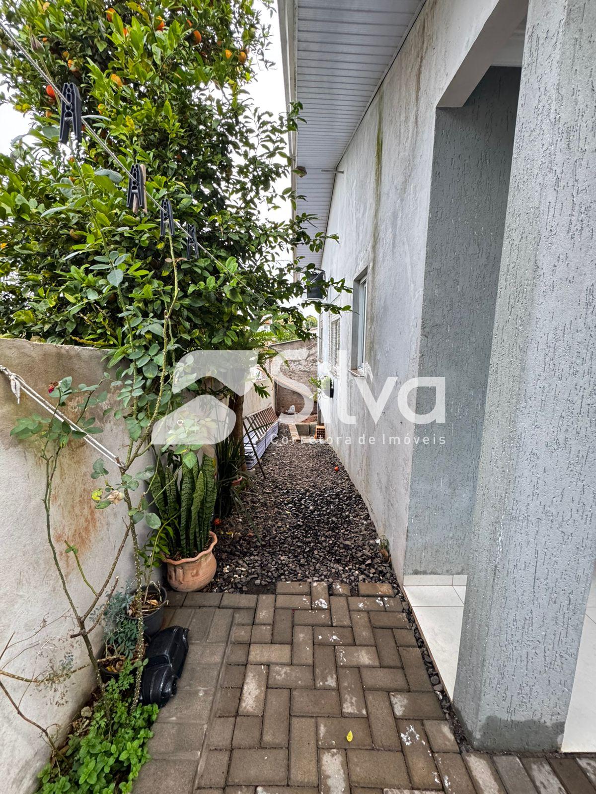 Casa a venda localizada no Jardim da Colina, Dois Vizinhos-PR.