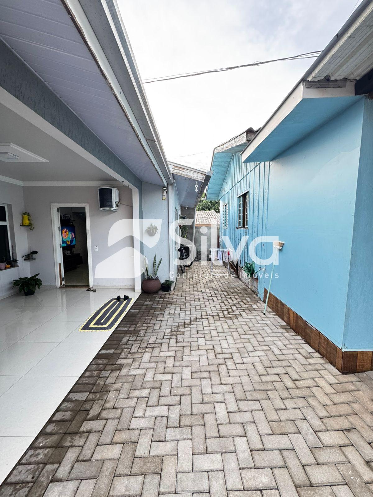 Casa a venda localizada no Jardim da Colina, Dois Vizinhos-PR.