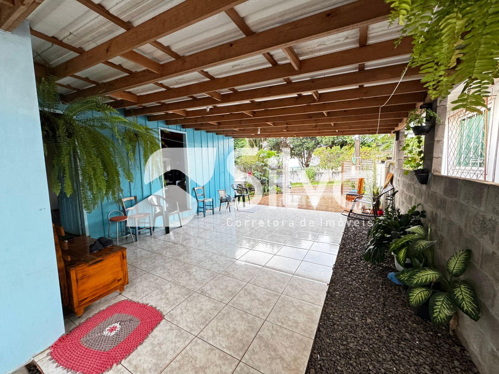Casa a venda localizada no Jardim da Colina, Dois Vizinhos-PR.