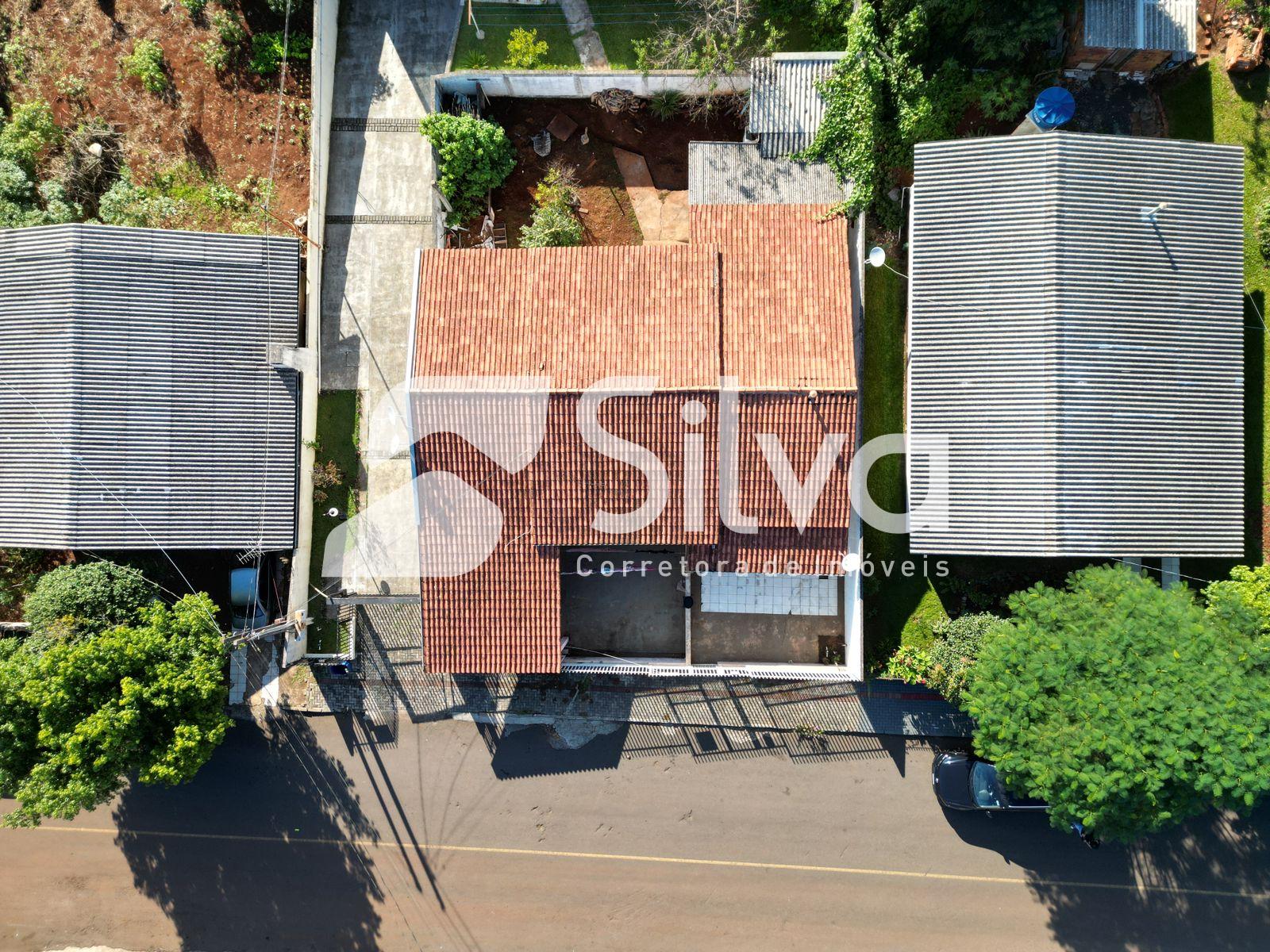 Casa a venda localizada no Bairro So Francisco de Assis, Dois Vizinhos-PR.