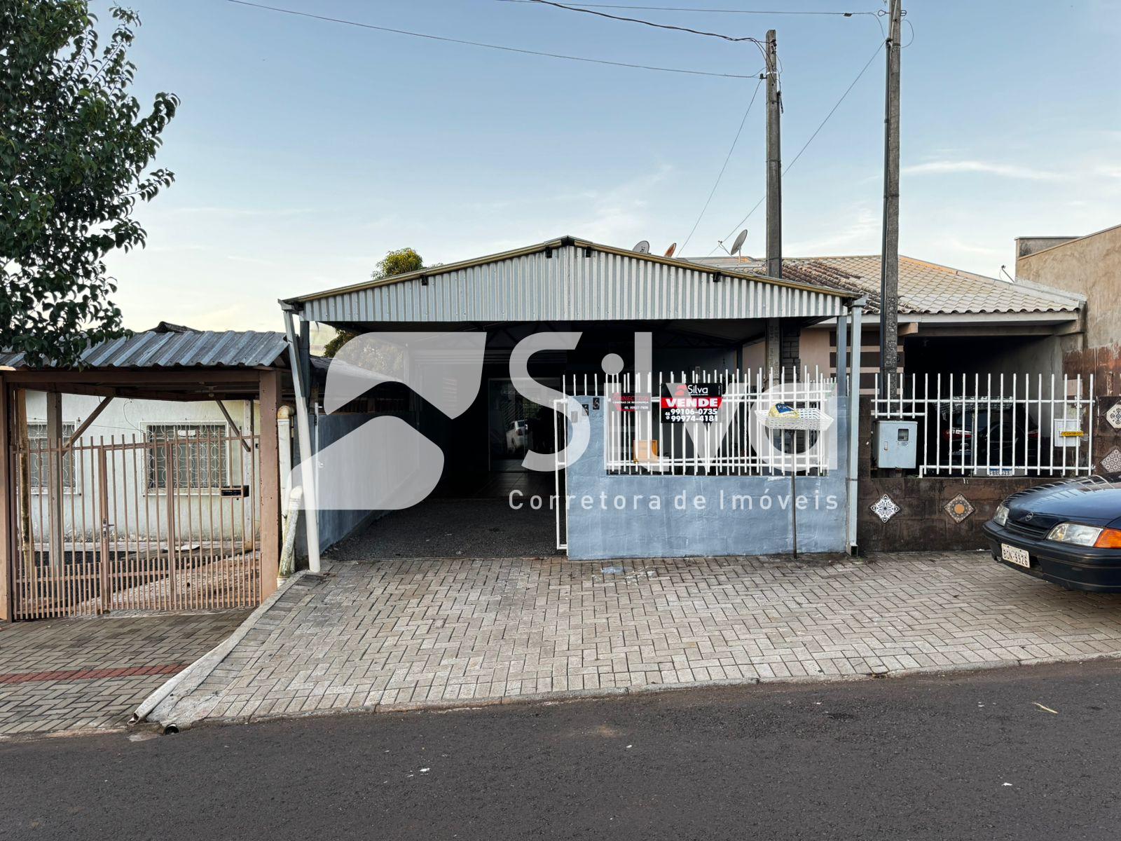 Casa à venda localizada no Bairro Santa Luzia, Dois Vizinhos-PR.
