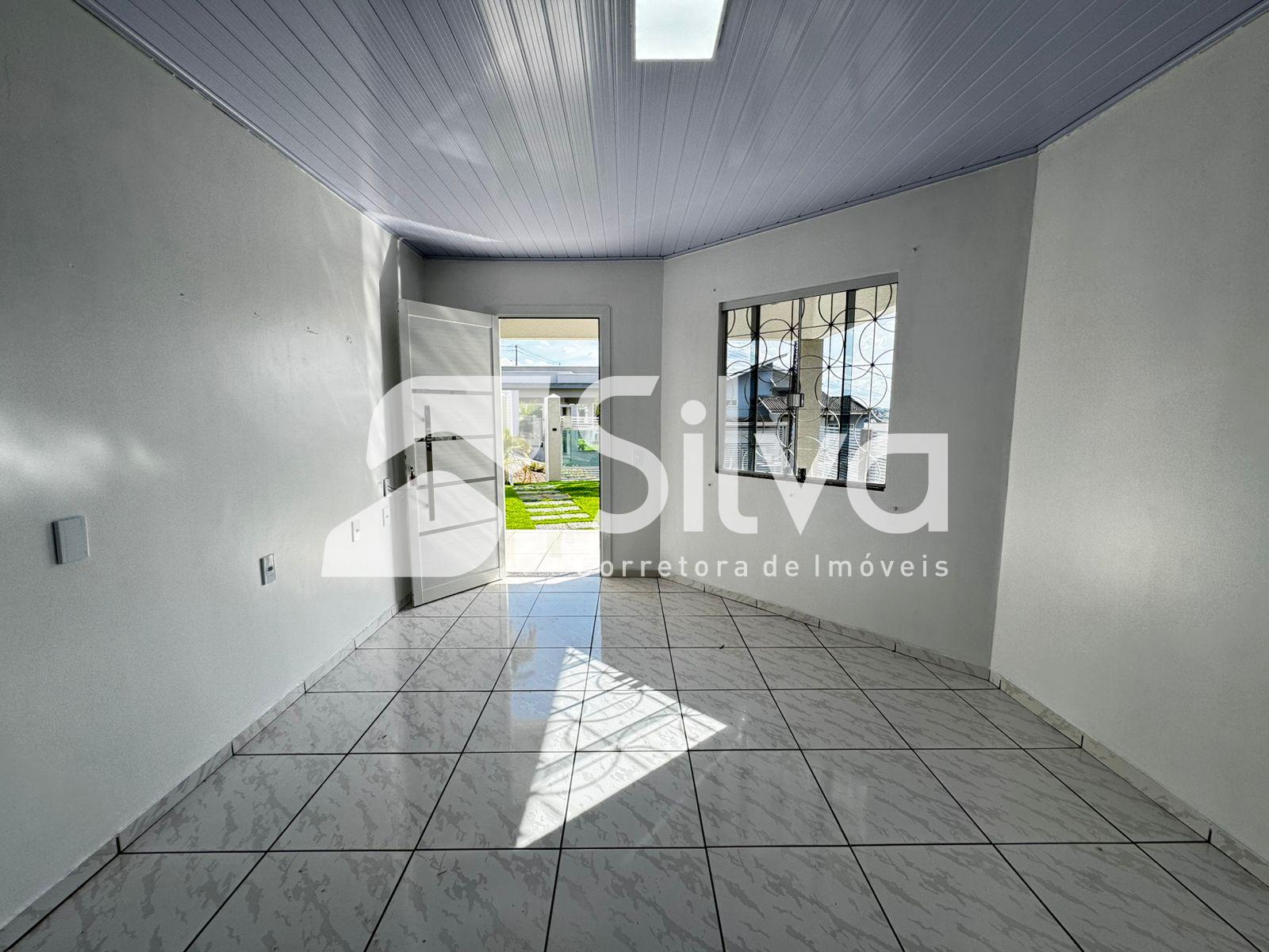 Casa a venda localizada no Loteamento Jardim Universitrio, Dois Vizinhos-PR.