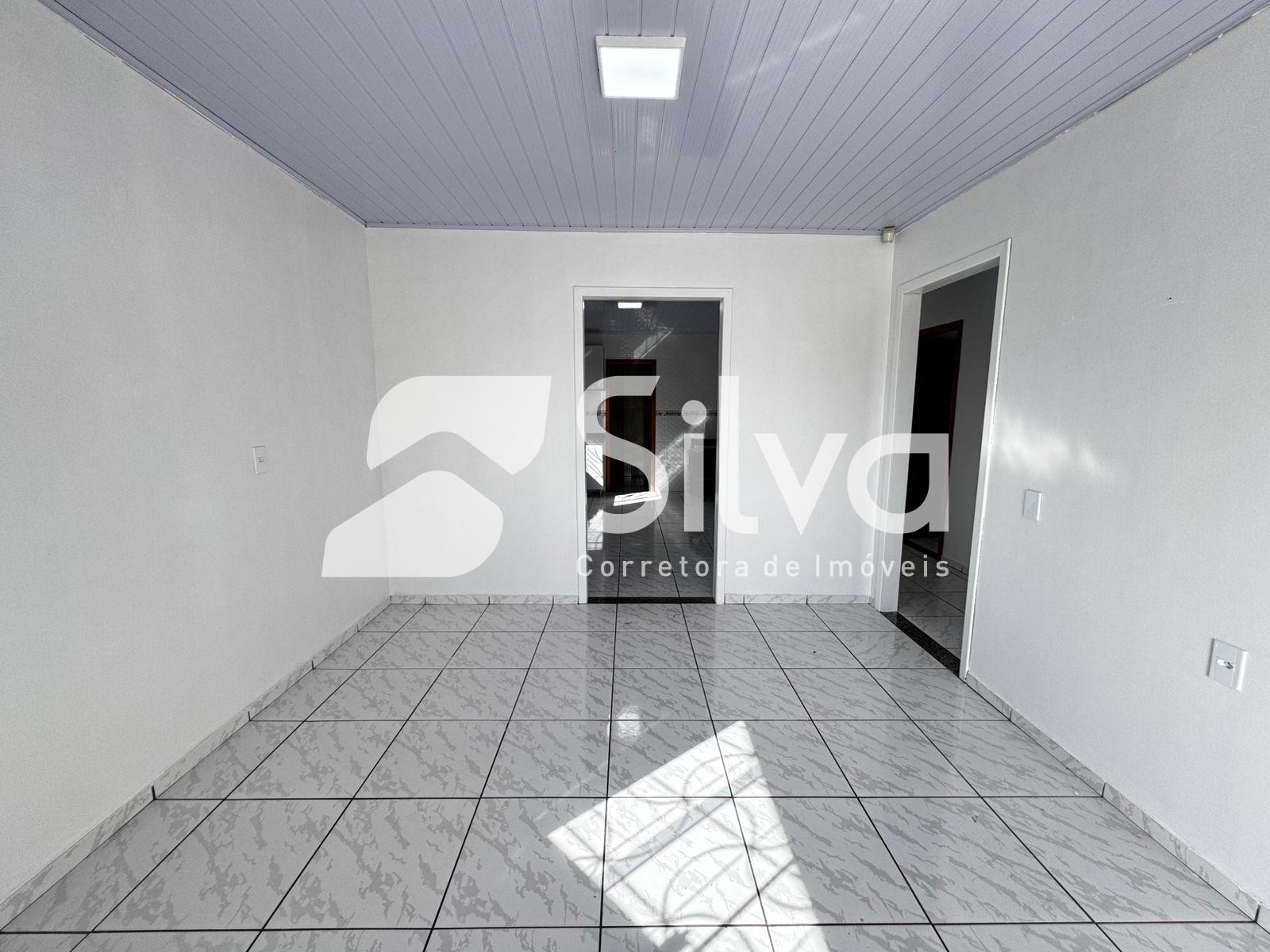 Casa a venda localizada no Loteamento Jardim Universitrio, Dois Vizinhos-PR.